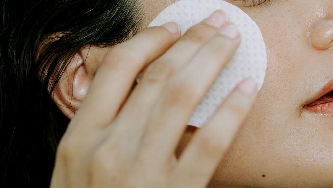 Application Of Instant Perfection Peel Pads